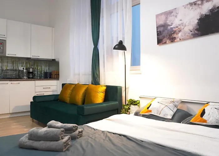 Quiet Cozy Apartment In The Center