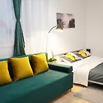 Quiet Cozy Apartment In The Center